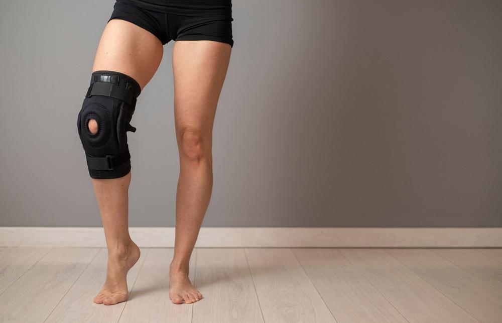Knee brace