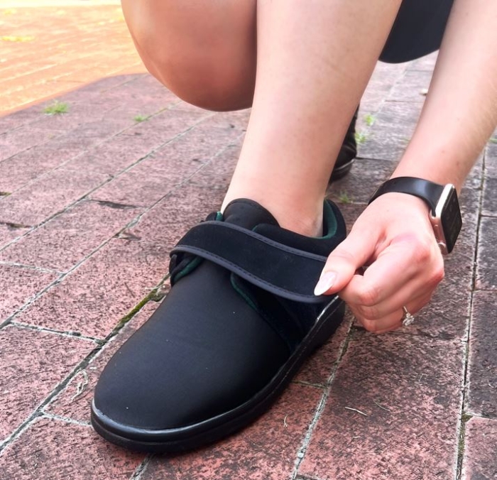Strap shoes on my feet shop