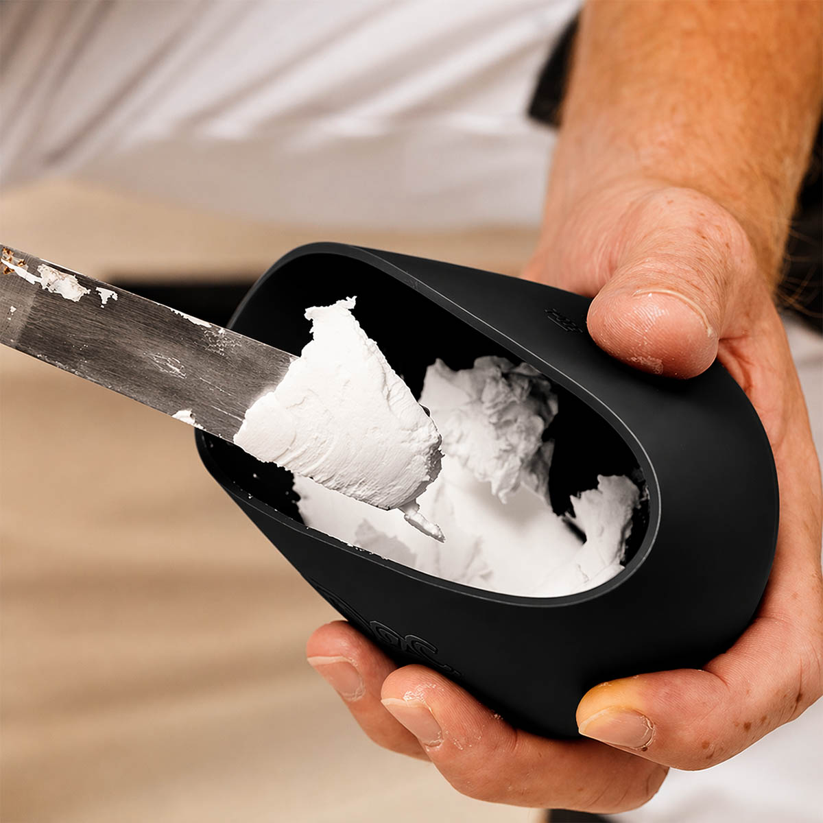 Flexible natural rubber plaster mixing bowl 0.5 litre