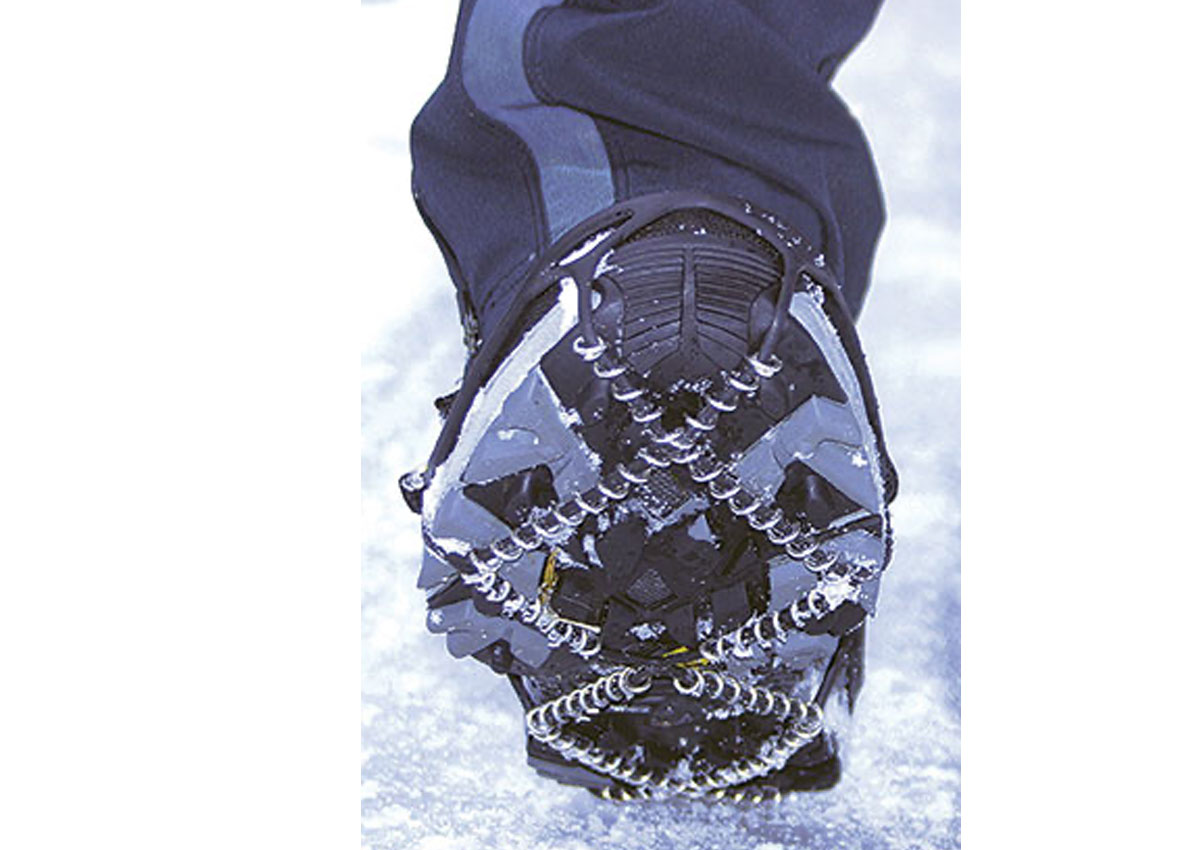 Ice traction shoe 