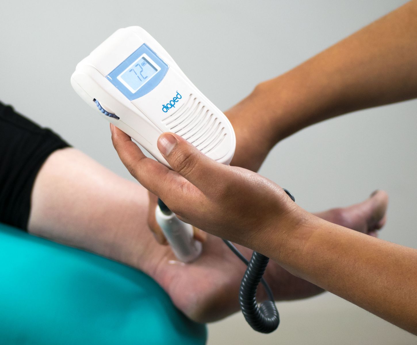 Diaped Vascular Doppler in Use